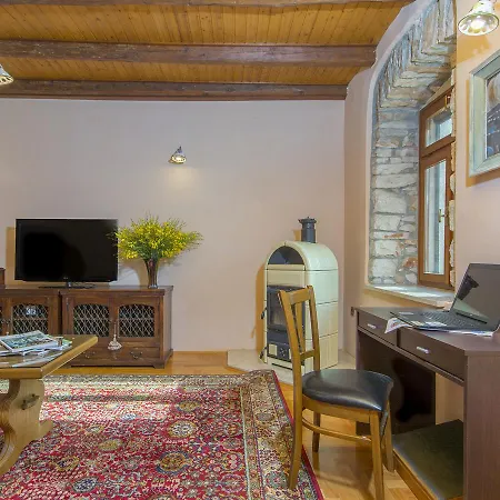 Lovely Holiday In Liznjan With Swimming Pool Holiday home