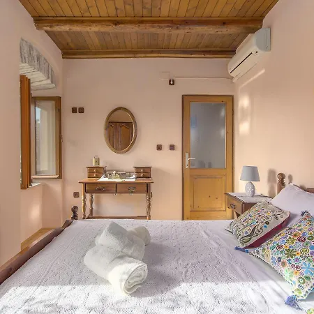 Holiday home Lovely Holiday In Liznjan With Swimming Pool *